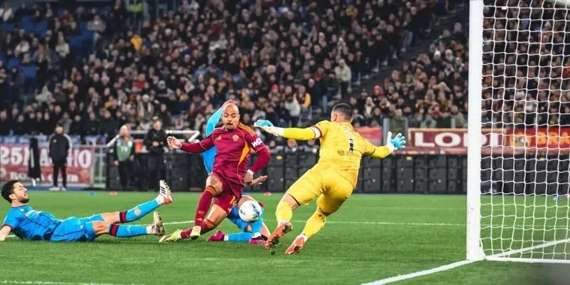 Trận đấu bóng đá Ý cuồng nhiệt, kịch tính